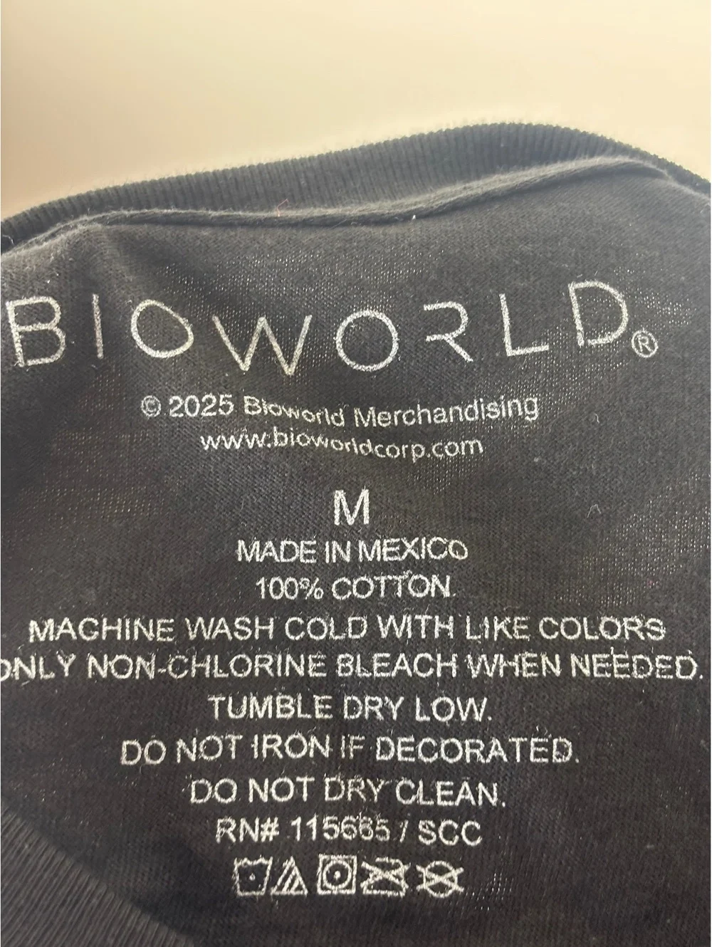 Bioworld Somewhere Between Madness and Greatness Graphic T Shirt Men’s M Black